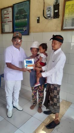 Posyandu bd kuwumm dan pembagian susu untuk bayi lokus stanting desa