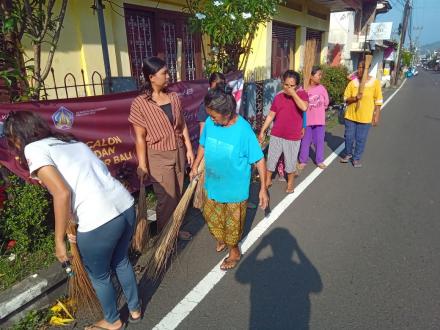 Jumat bersih banjar dinas tengah